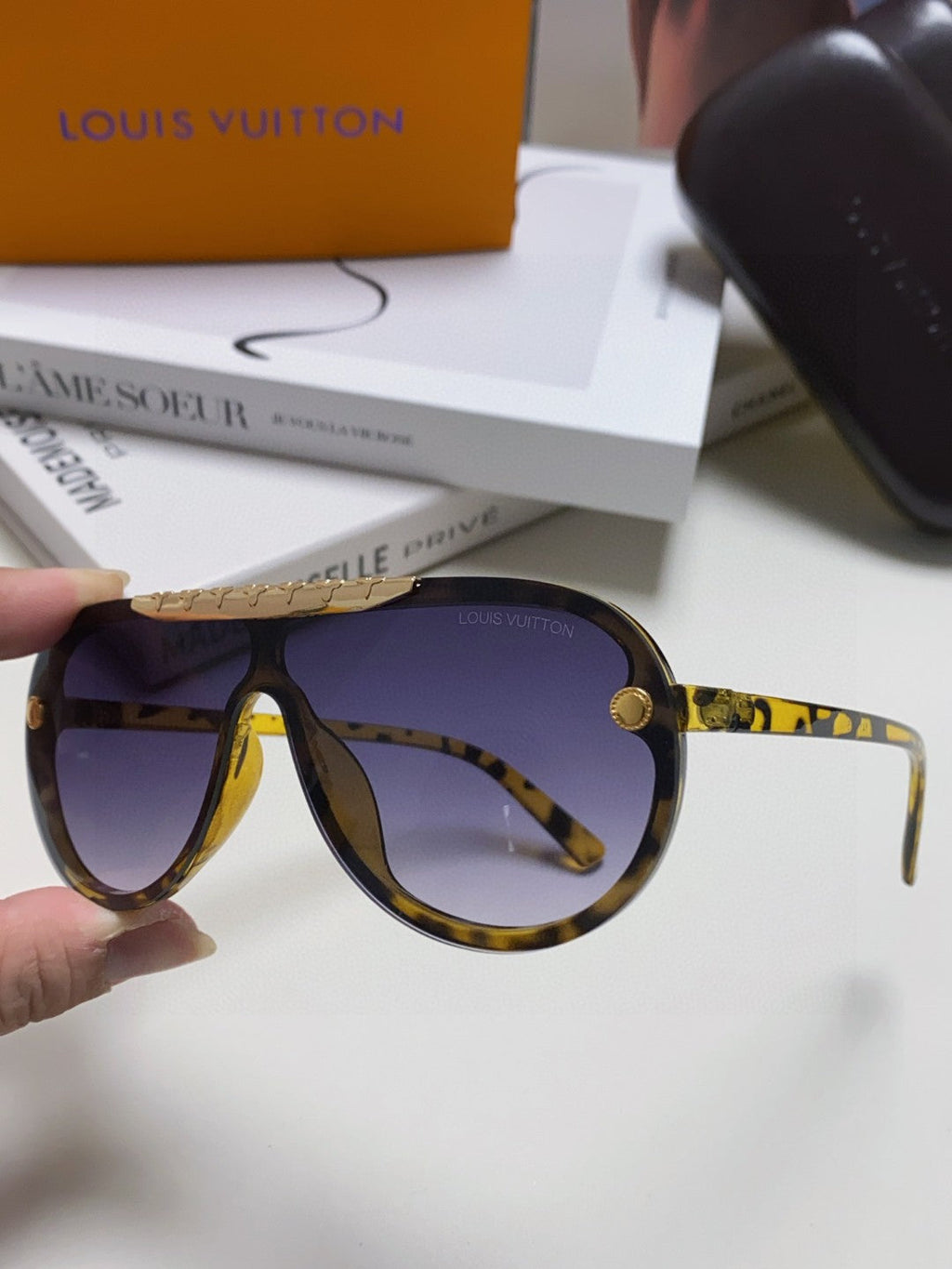 LOUIS VUITTON BLACKWOOD SUNGLASSES 567459 IN YELLOW HAVANA ACETATE GOLD METAL