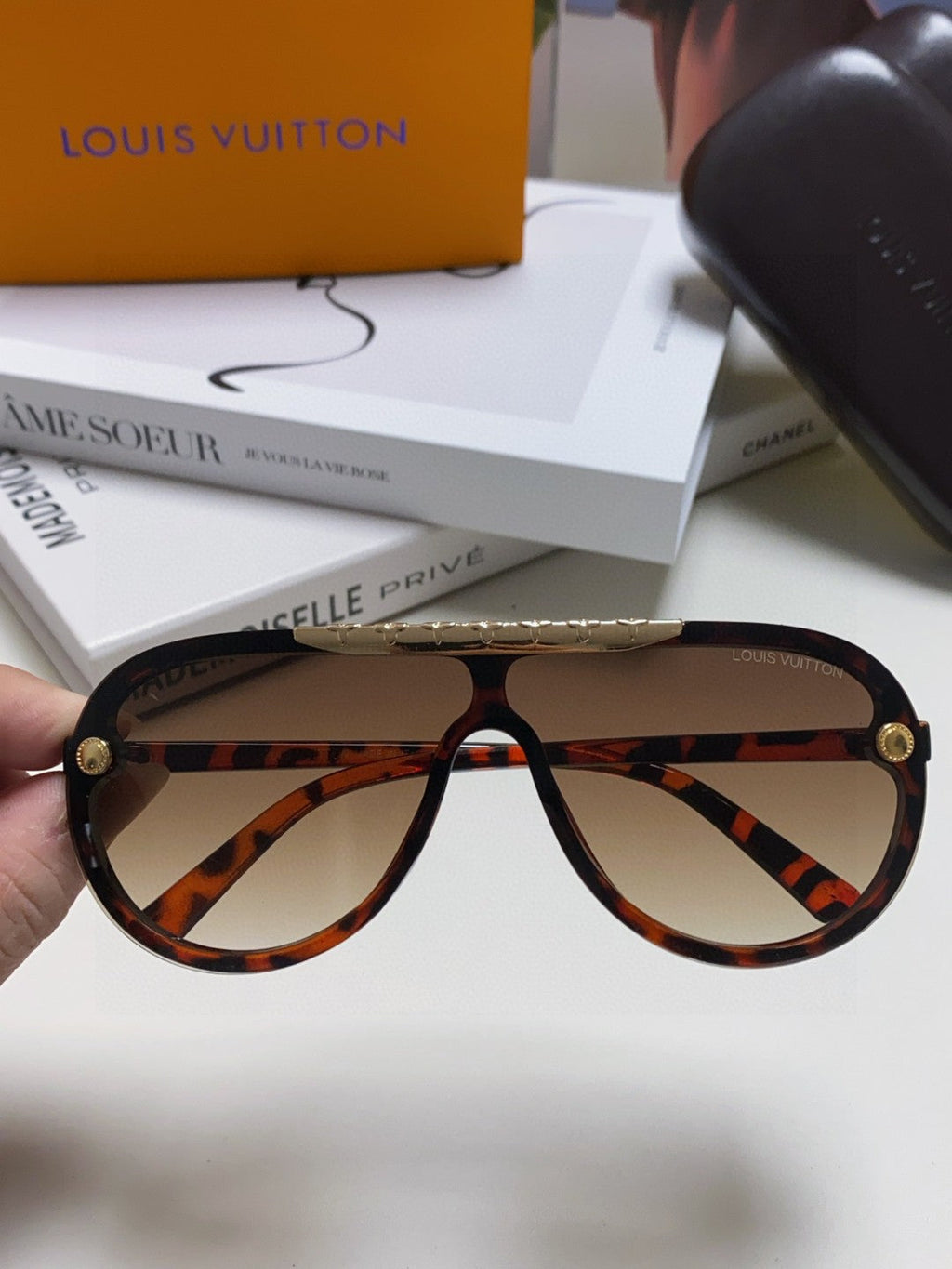 LOUIS VUITTON BLACKWOOD SUNGLASSES 567460 IN HAVANA ACETATE GOLD METAL