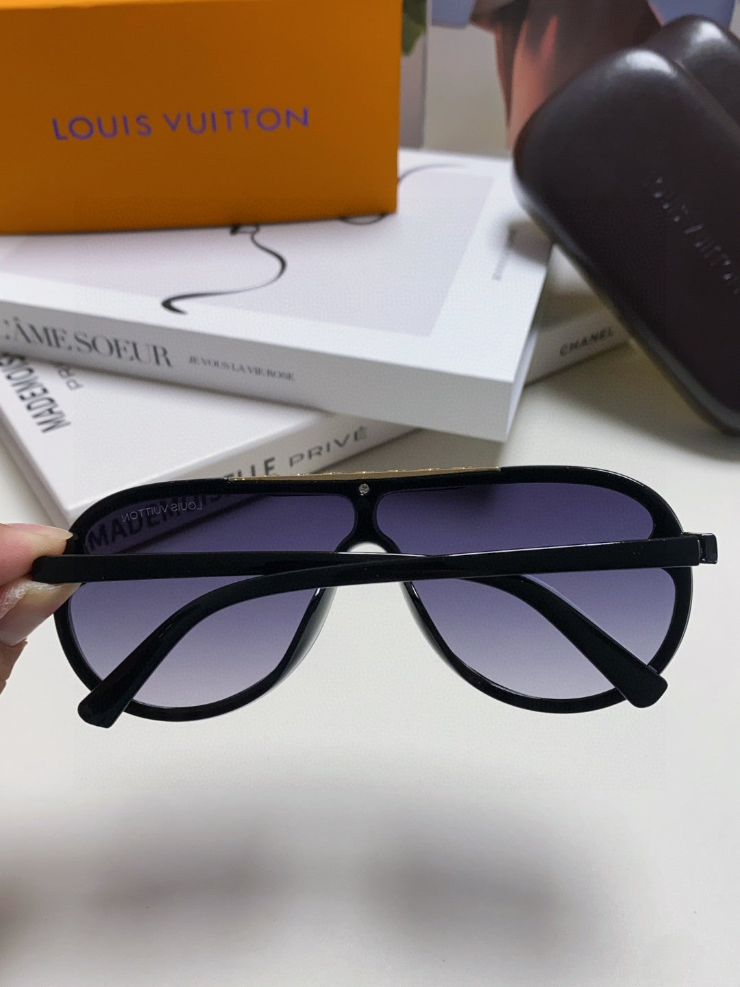 LOUIS VUITTON BLACKWOOD SUNGLASSES 567461 IN BLACK ACETATE GOLD METAL