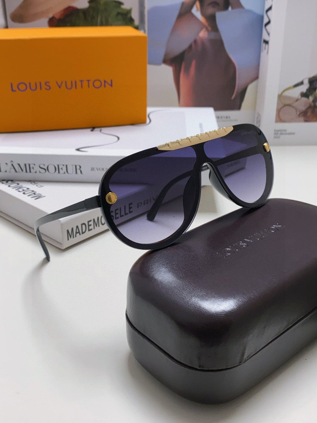 LOUIS VUITTON BLACKWOOD SUNGLASSES 567461 IN BLACK ACETATE GOLD METAL