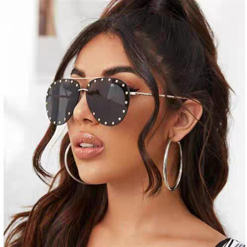 LOUIS VUITTON PARTY PILOT SUNGLASSES 567465 IN GOLD METAL GREY SMOKE LENSES