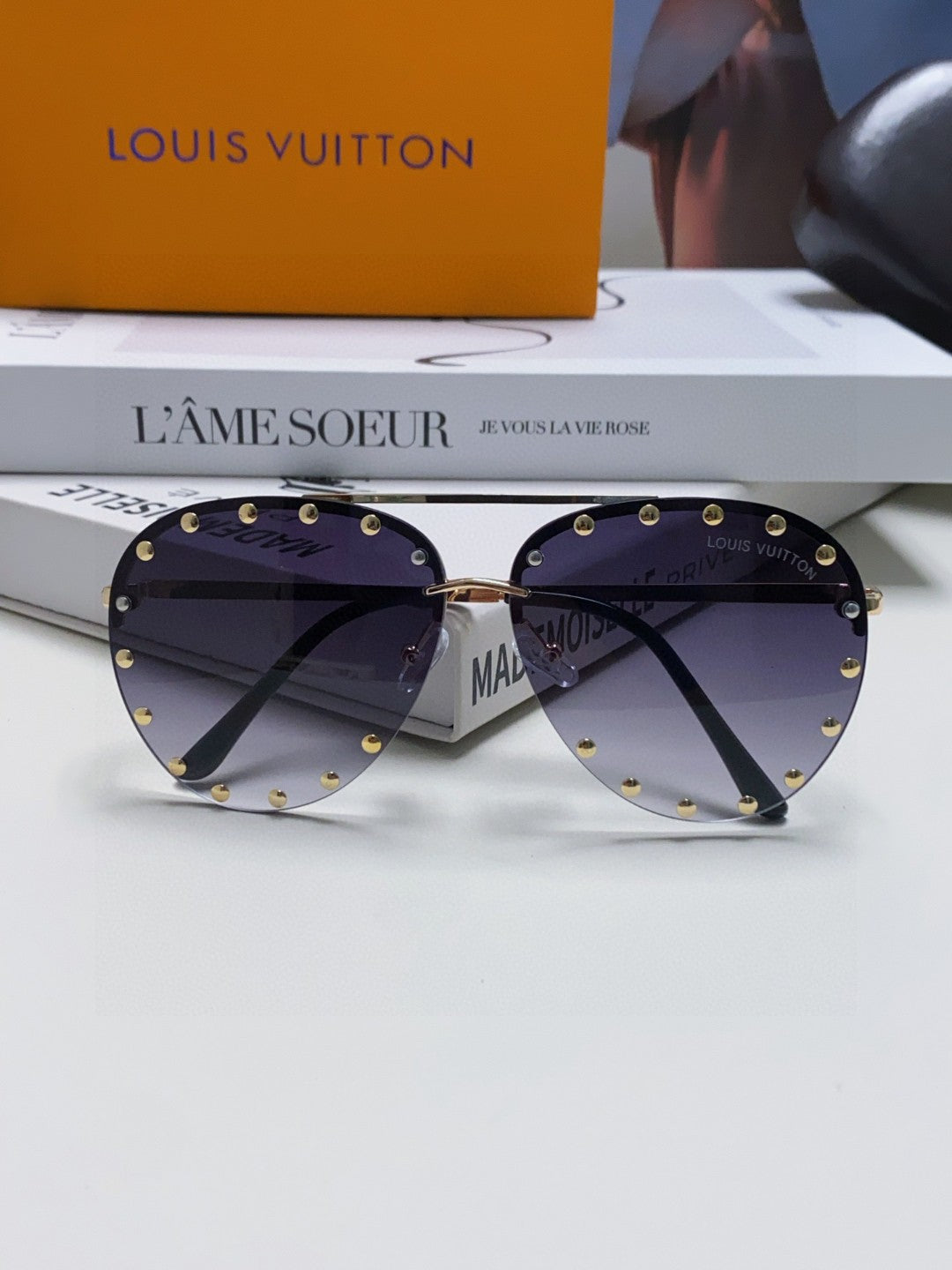 LOUIS VUITTON PARTY PILOT SUNGLASSES 567465 IN GOLD METAL GREY SMOKE LENSES