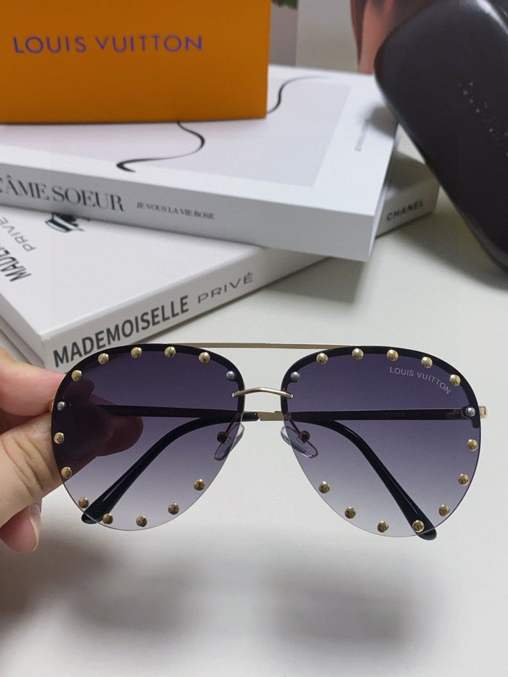LOUIS VUITTON PARTY PILOT SUNGLASSES 567465 IN GOLD METAL GREY SMOKE LENSES