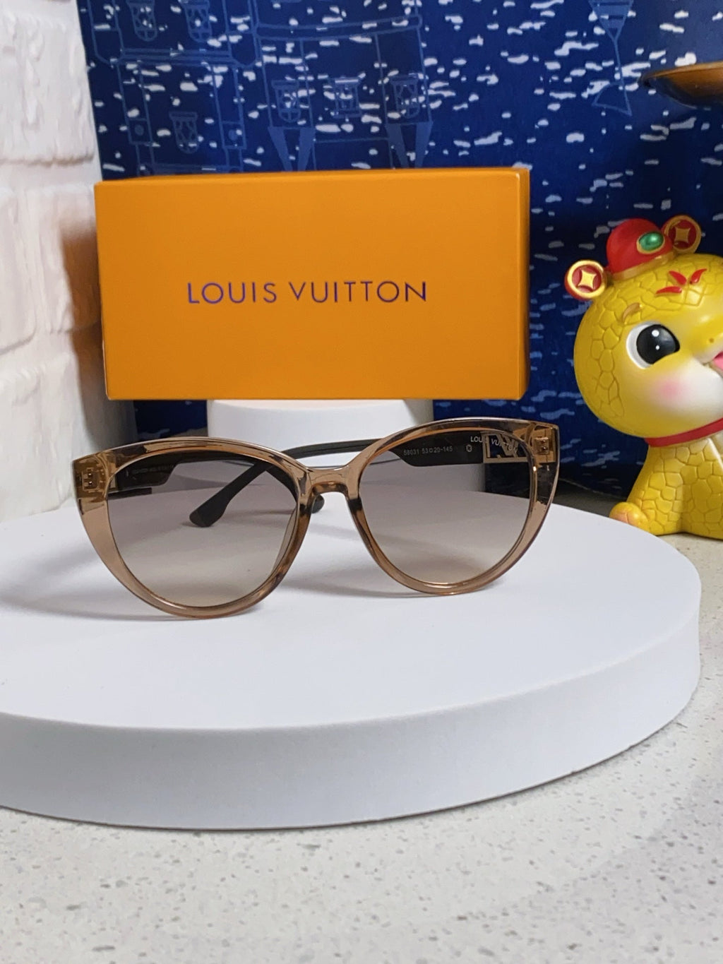LOUIS VUITTON CAT EYE SUNGLASSES 567468 IN BROWN CLEAR ACETATE