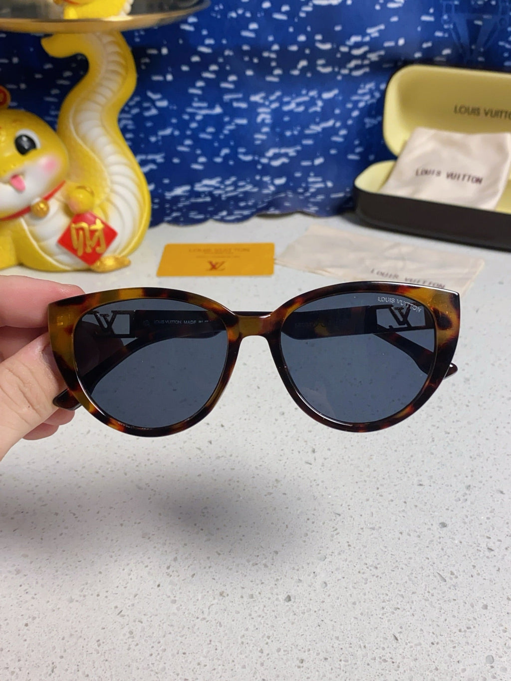 LOUIS VUITTON CAT EYE SUNGLASSES 567471 IN HAVANA ACETATE