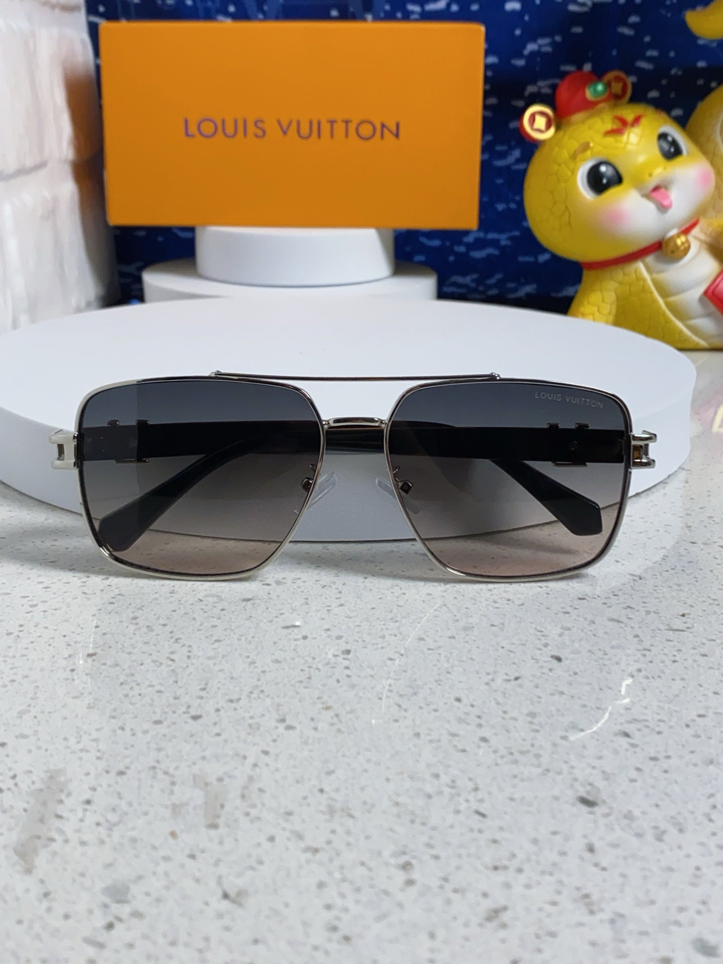 LOUIS VUITTON SIGNATURE SQUARE SUNGLASSES 567474 IN SILVER METAL GREY SMOKE LENSES