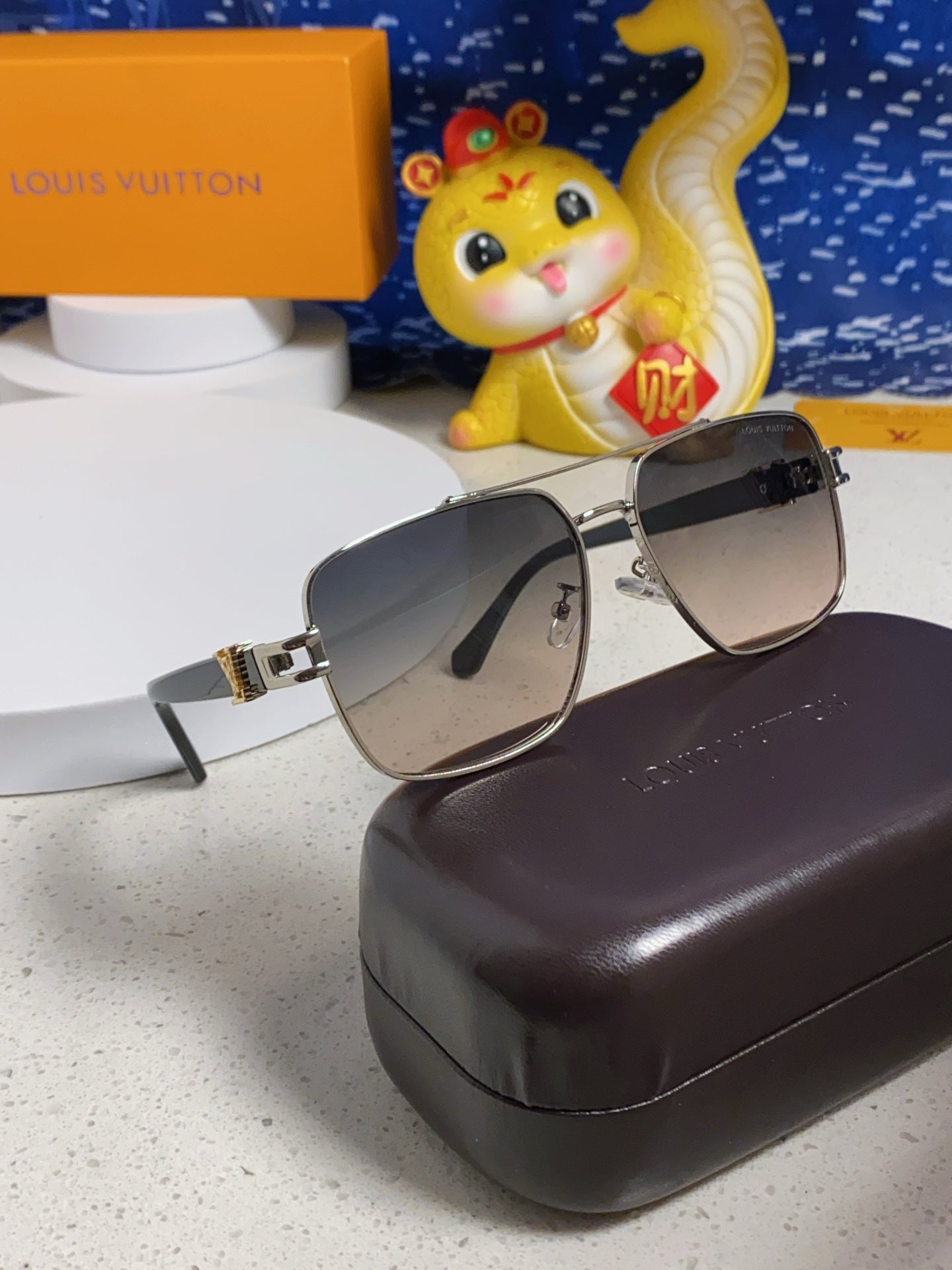 LOUIS VUITTON SIGNATURE SQUARE SUNGLASSES 567474 IN SILVER METAL GREY SMOKE LENSES
