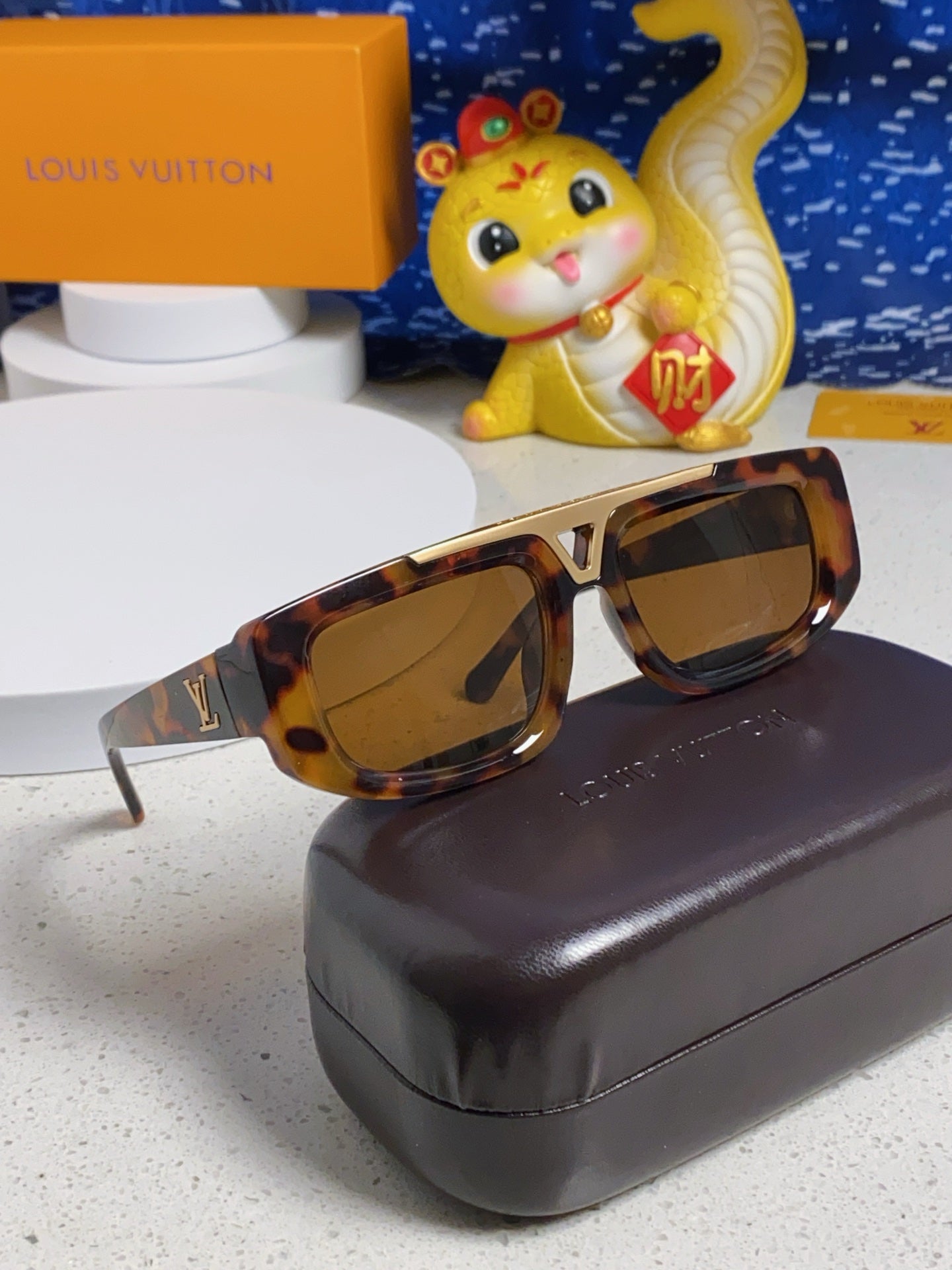 LOUIS VUITTON CLASH PILOT SUNGLASSES 567479 IN HAVANA ACTETE GOLD METAL