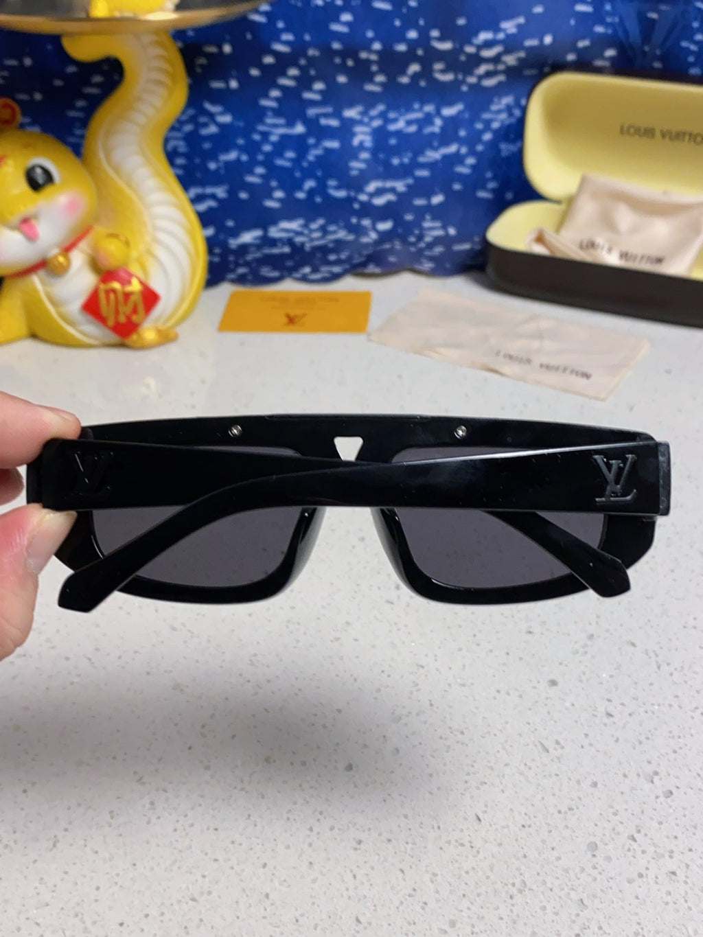 LOUIS VUITTON CLASH PILOT SUNGLASSES 567481 IN BLACK ACTETE