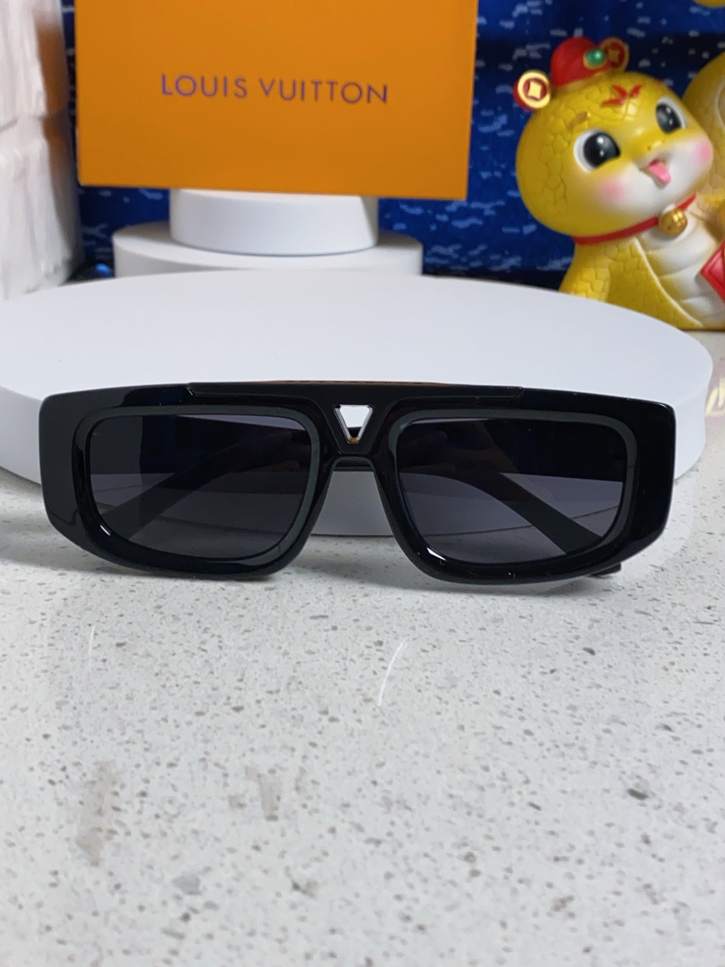 LOUIS VUITTON CLASH PILOT SUNGLASSES 567481 IN BLACK ACTETE