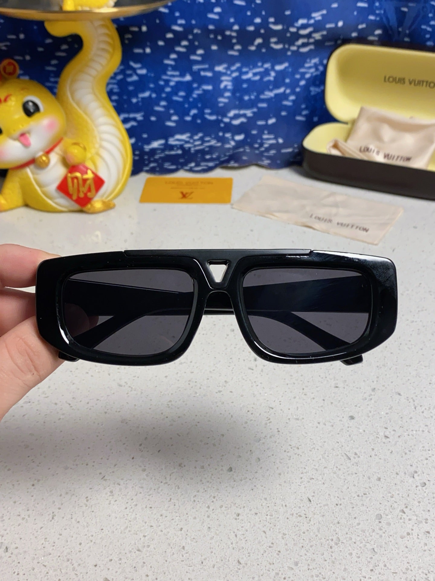 LOUIS VUITTON CLASH PILOT SUNGLASSES 567481 IN BLACK ACTETE