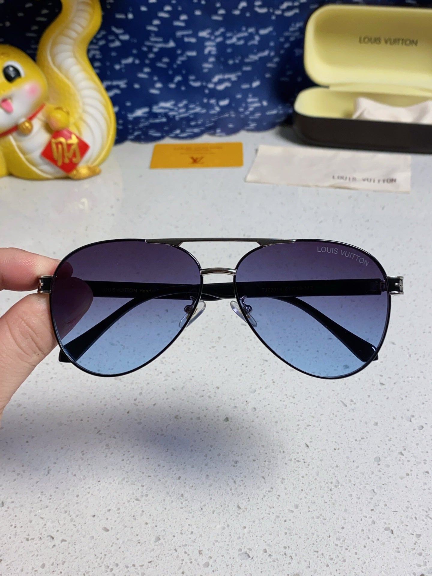 LOUIS VUITTON PILOT SUNGLASSES 571633 IN SILVER METAL GREY SMOKE LENSES MONOGRAM LOGO