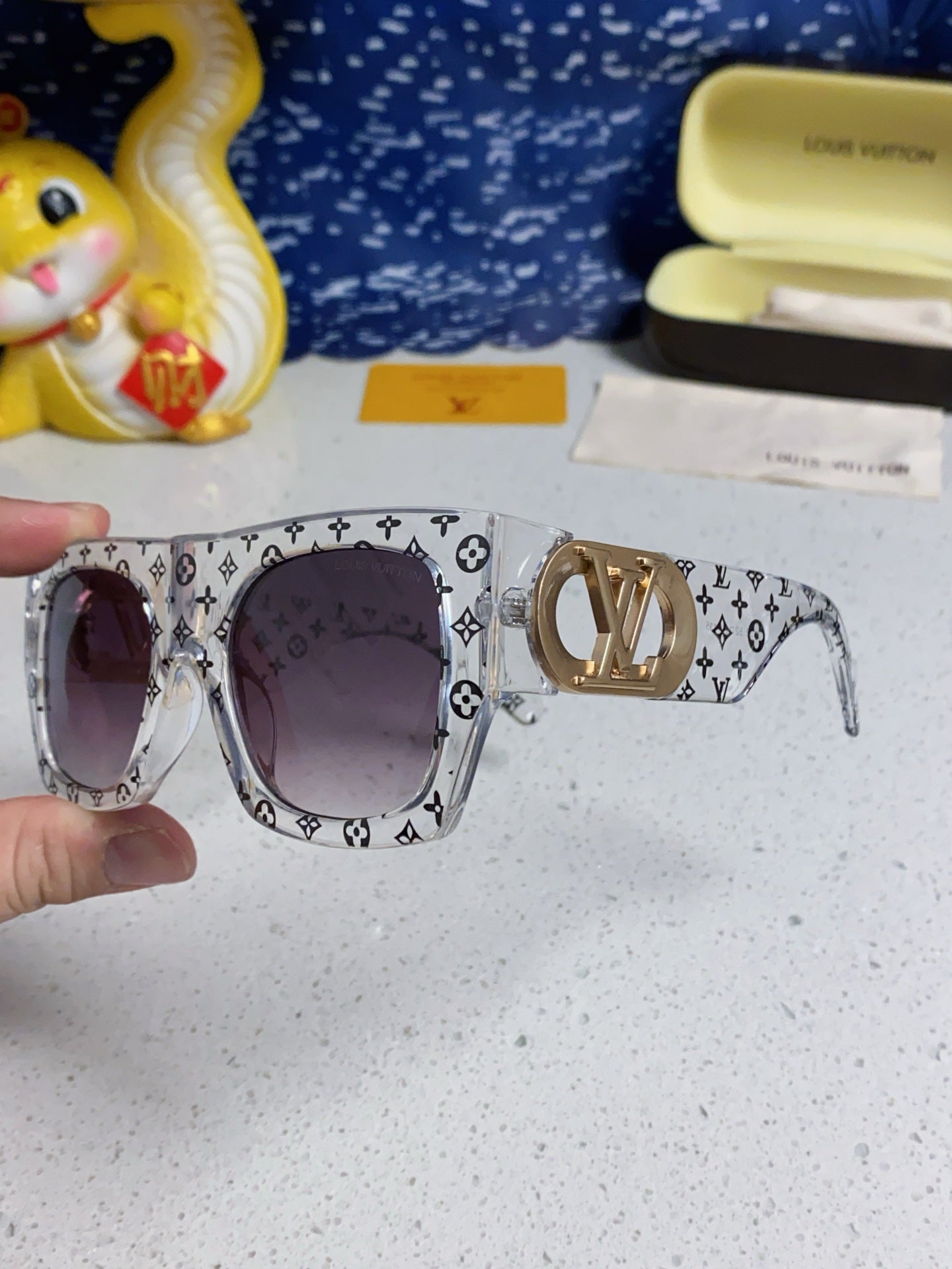 LOUIS VUITTON LINK SQUARE SUNGLASSES 570271 IN CLEAR ACETATE MONOGRAM LOGO ON FRAME