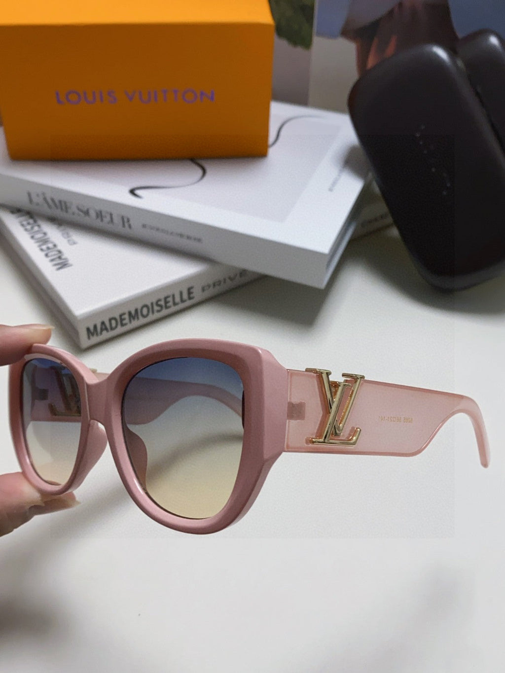 LOUIS VUITTON ICON CAT EYE SUNGLASSES 570247 IN PINK CLEAR ACETATE