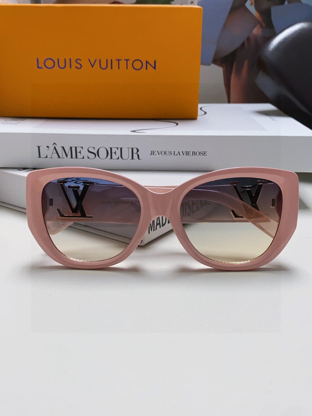 LOUIS VUITTON ICON CAT EYE SUNGLASSES 570247 IN PINK CLEAR ACETATE