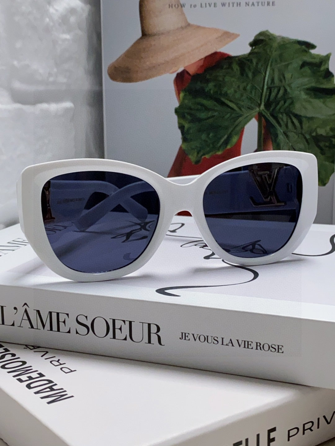 LOUIS VUITTON ICON CAT EYE SUNGLASSES 570248 IN WHITE ACETATE