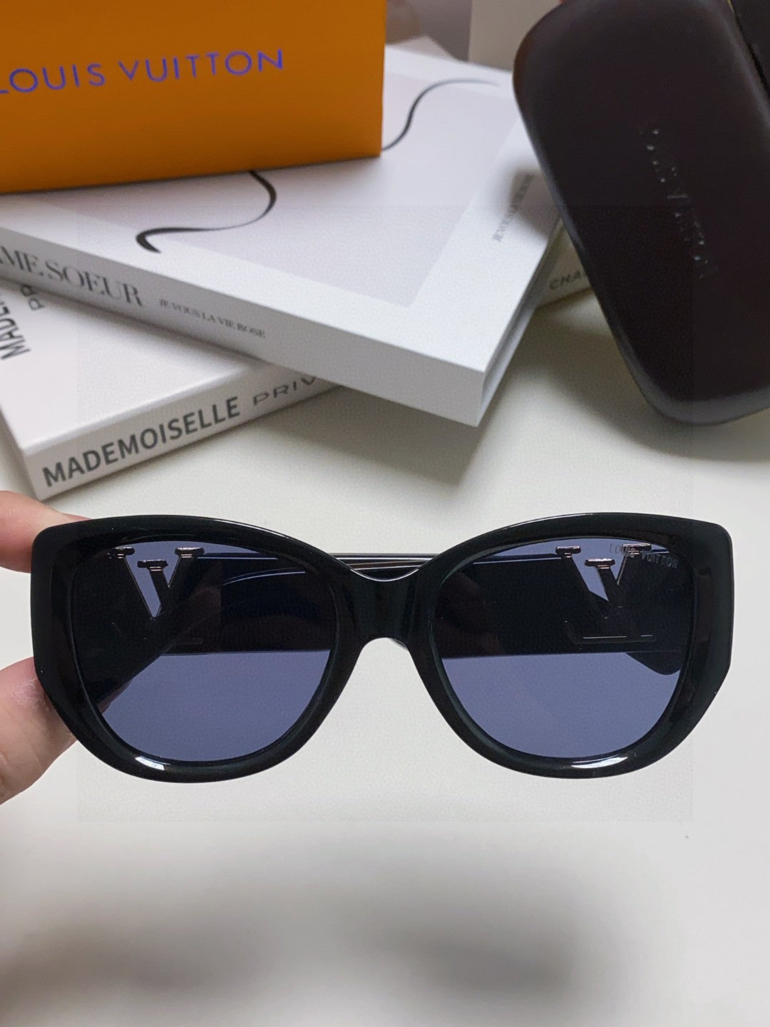 LOUIS VUITTON ICON CAT EYE SUNGLASSES 570249 IN BLACK ACETATE