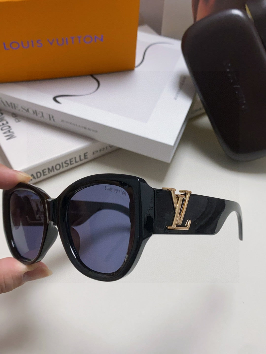 LOUIS VUITTON ICON CAT EYE SUNGLASSES 570249 IN BLACK ACETATE