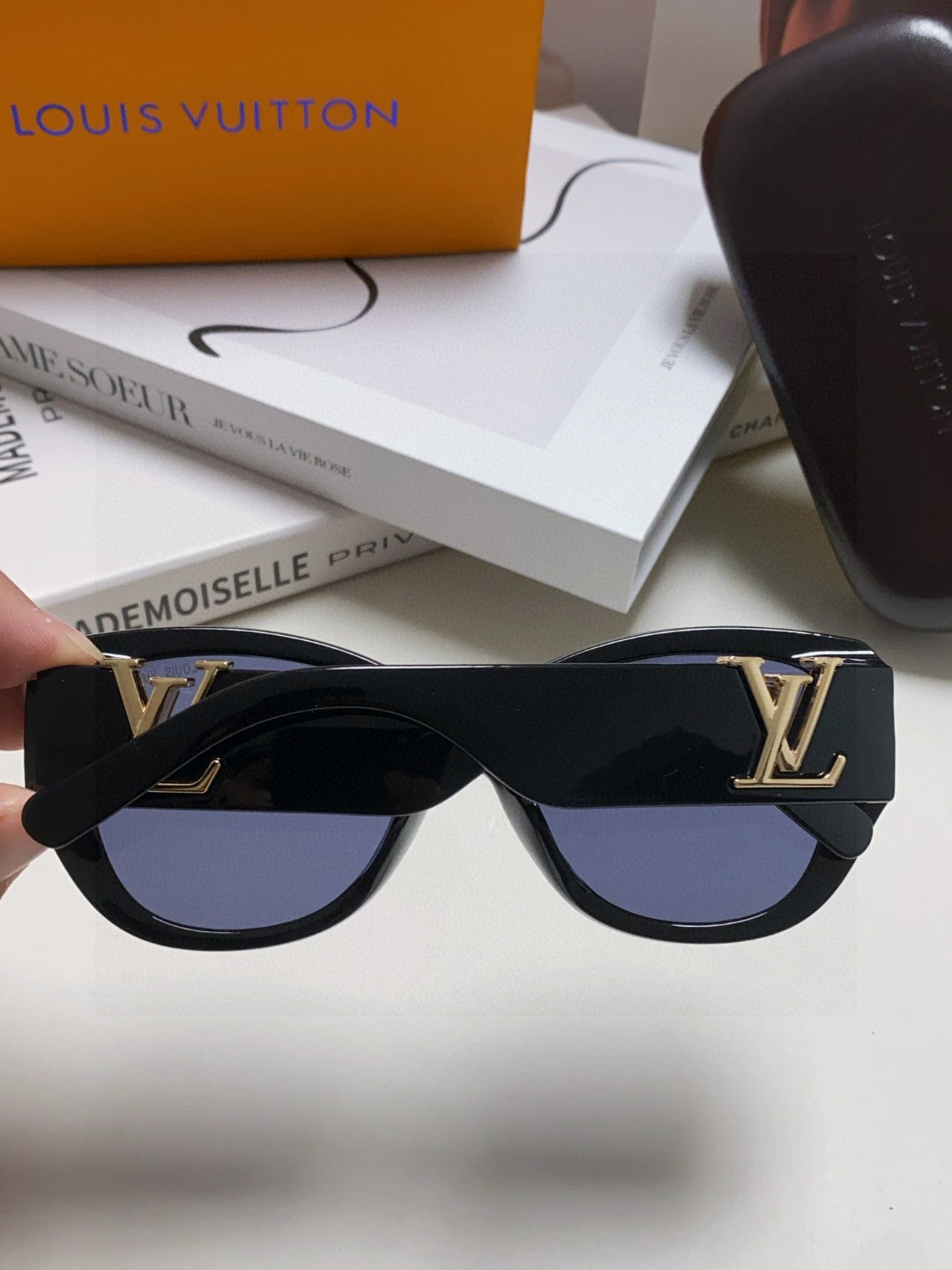 LOUIS VUITTON ICON CAT EYE SUNGLASSES 570249 IN BLACK ACETATE
