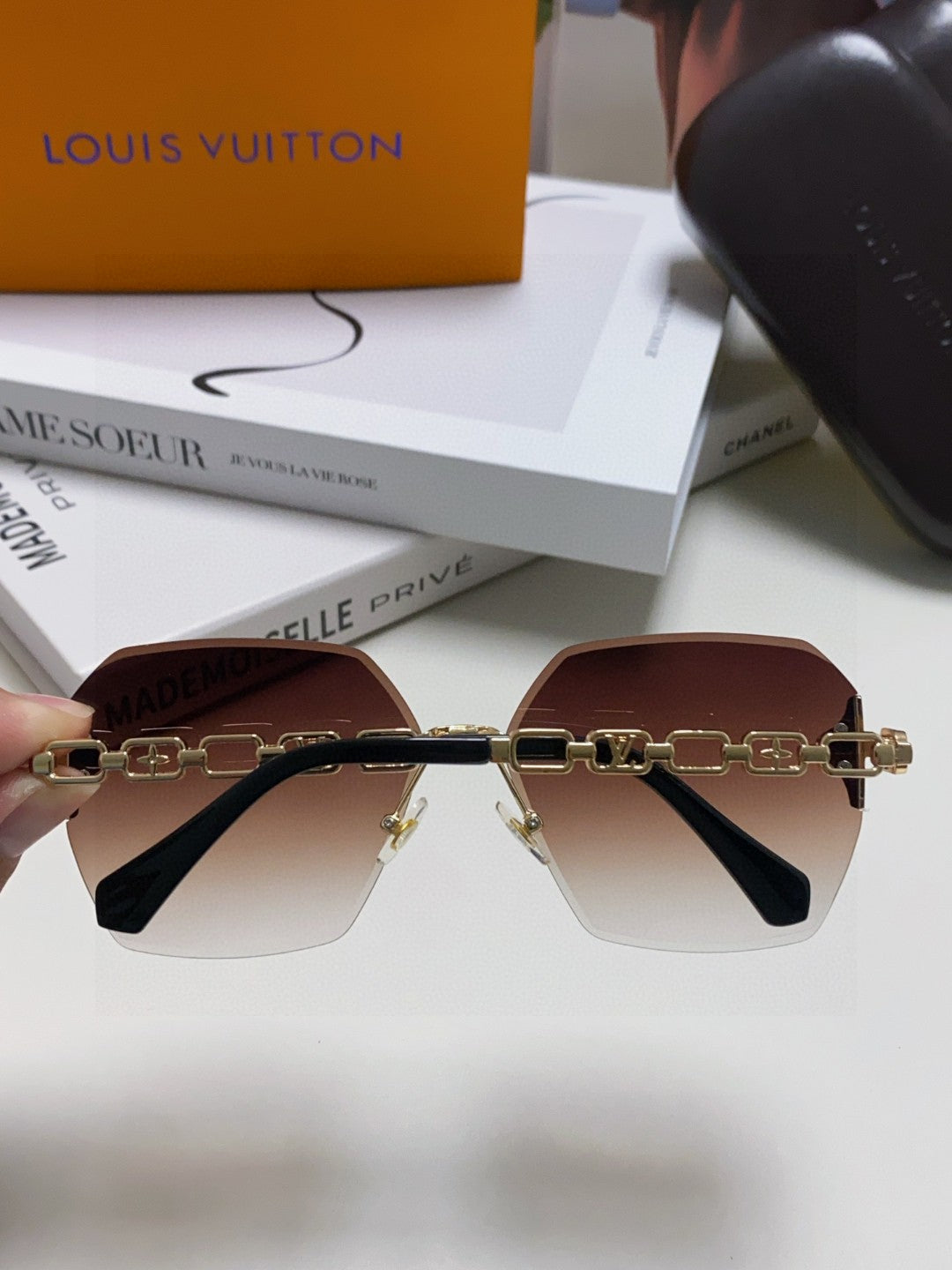 LOUIS VUITTON CHAIN SQUARE SUNGLASSES 570260 IN GOLD METAL BROWN SMOKE LENS