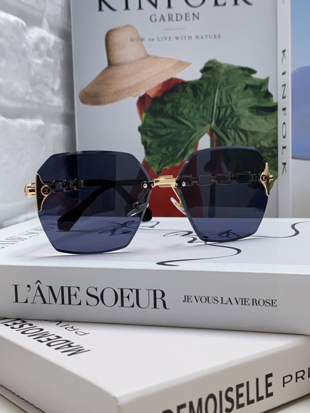 LOUIS VUITTON CHAIN SQUARE SUNGLASSES 570261 IN GOLD METAL BLACK LENS