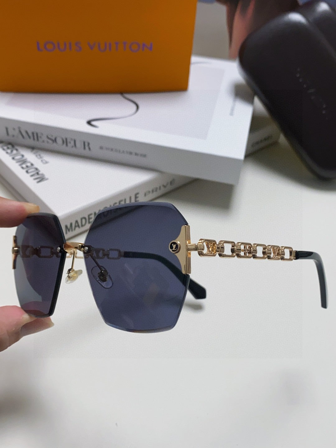 LOUIS VUITTON CHAIN SQUARE SUNGLASSES 570261 IN GOLD METAL BLACK LENS