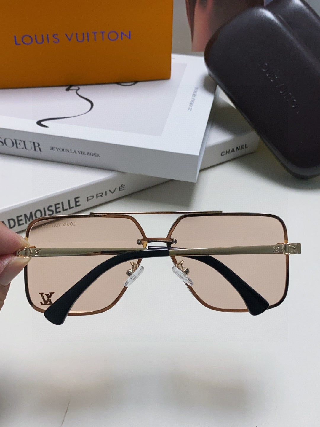 LOUIS VUITTON SQUARE SUNGLASSES 570262 IN GOLD METAL LIGHT BROWN LENS