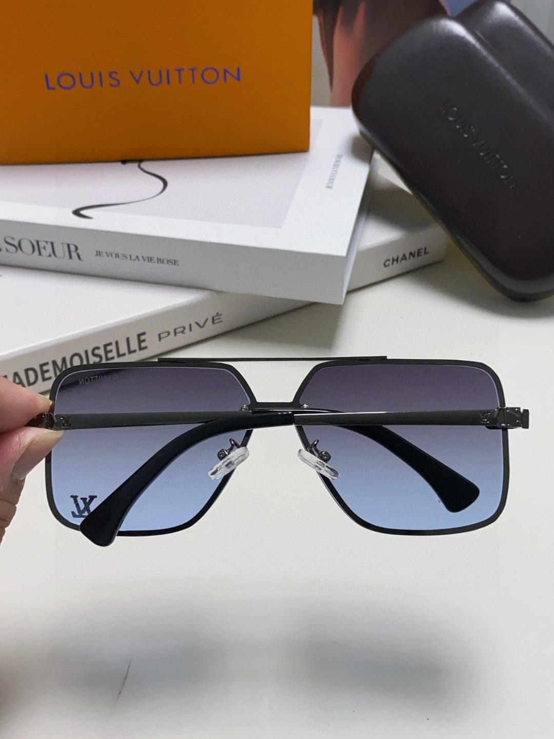 LOUIS VUITTON SQUARE SUNGLASSES 570263 IN BLACK METAL GREY SMOKE LENS
