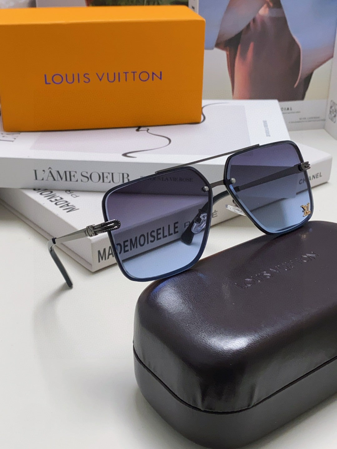 LOUIS VUITTON SQUARE SUNGLASSES 570263 IN BLACK METAL GREY SMOKE LENS