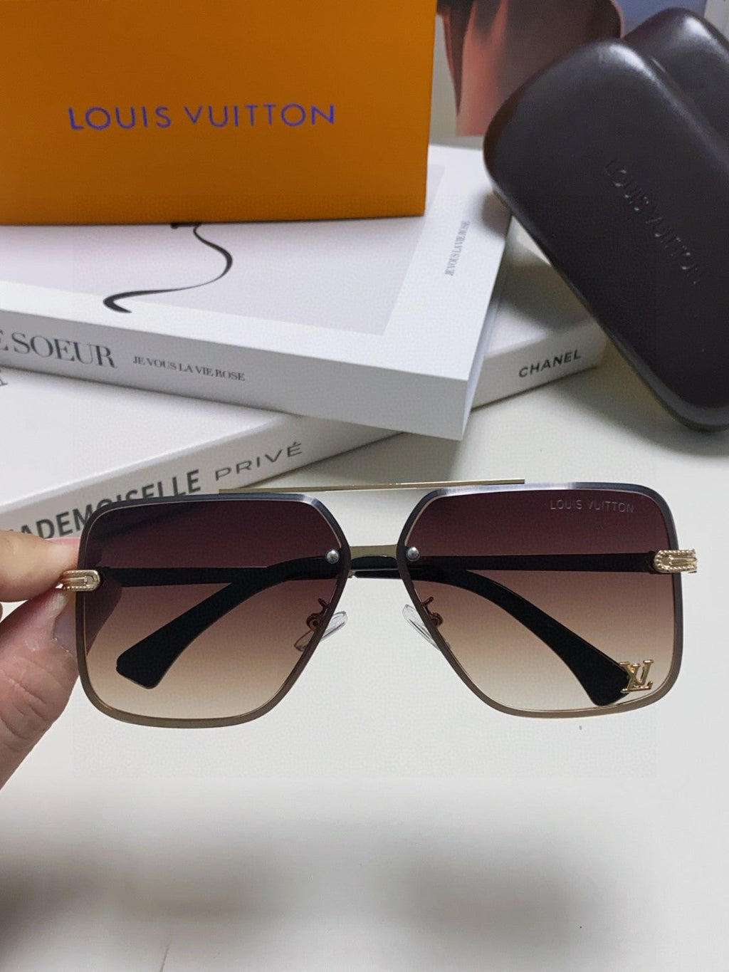 LOUIS VUITTON SQUARE SUNGLASSES 570264 IN GOLD METAL BROWN SMOKE LENS