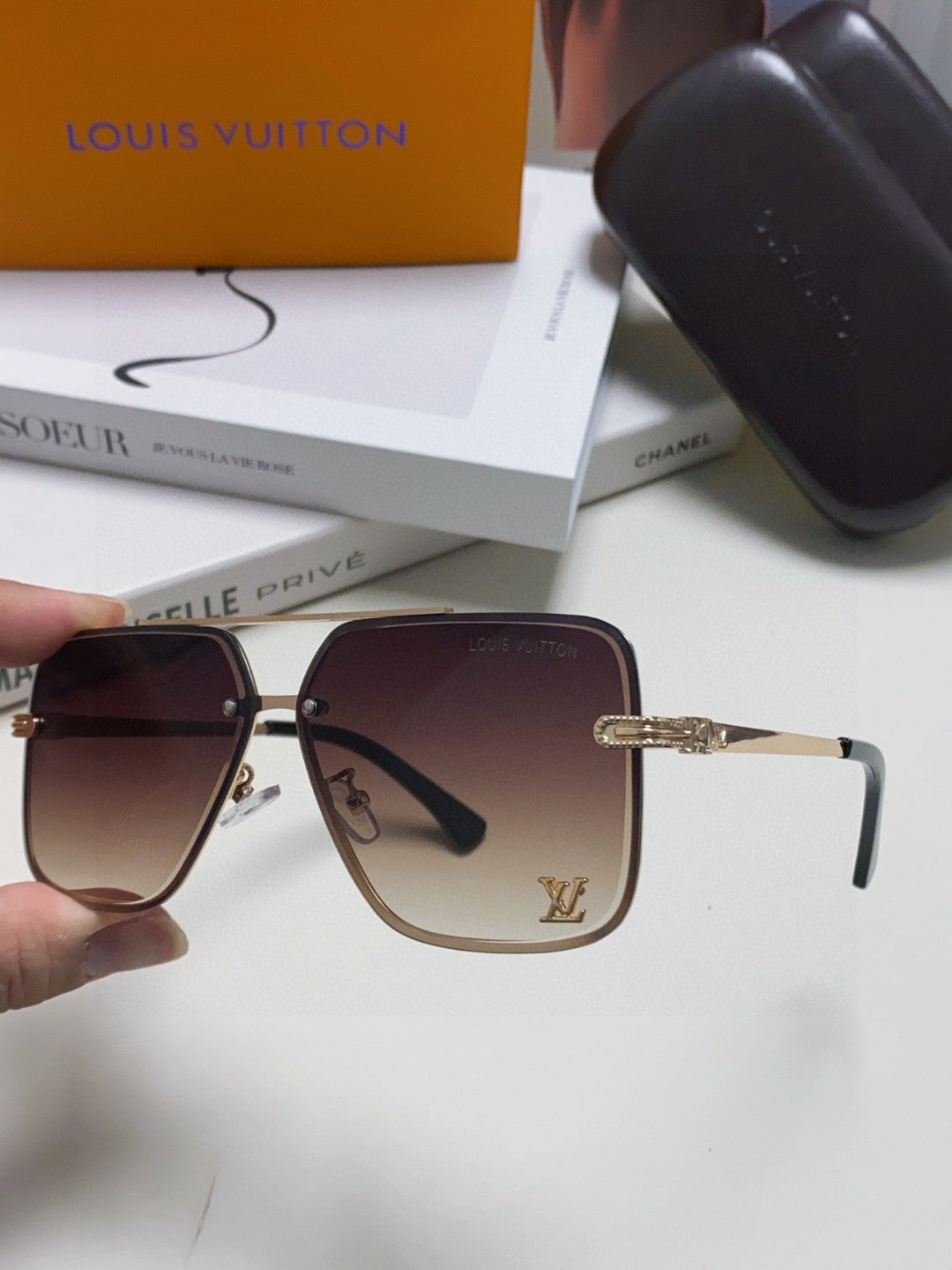 LOUIS VUITTON SQUARE SUNGLASSES 570264 IN GOLD METAL BROWN SMOKE LENS