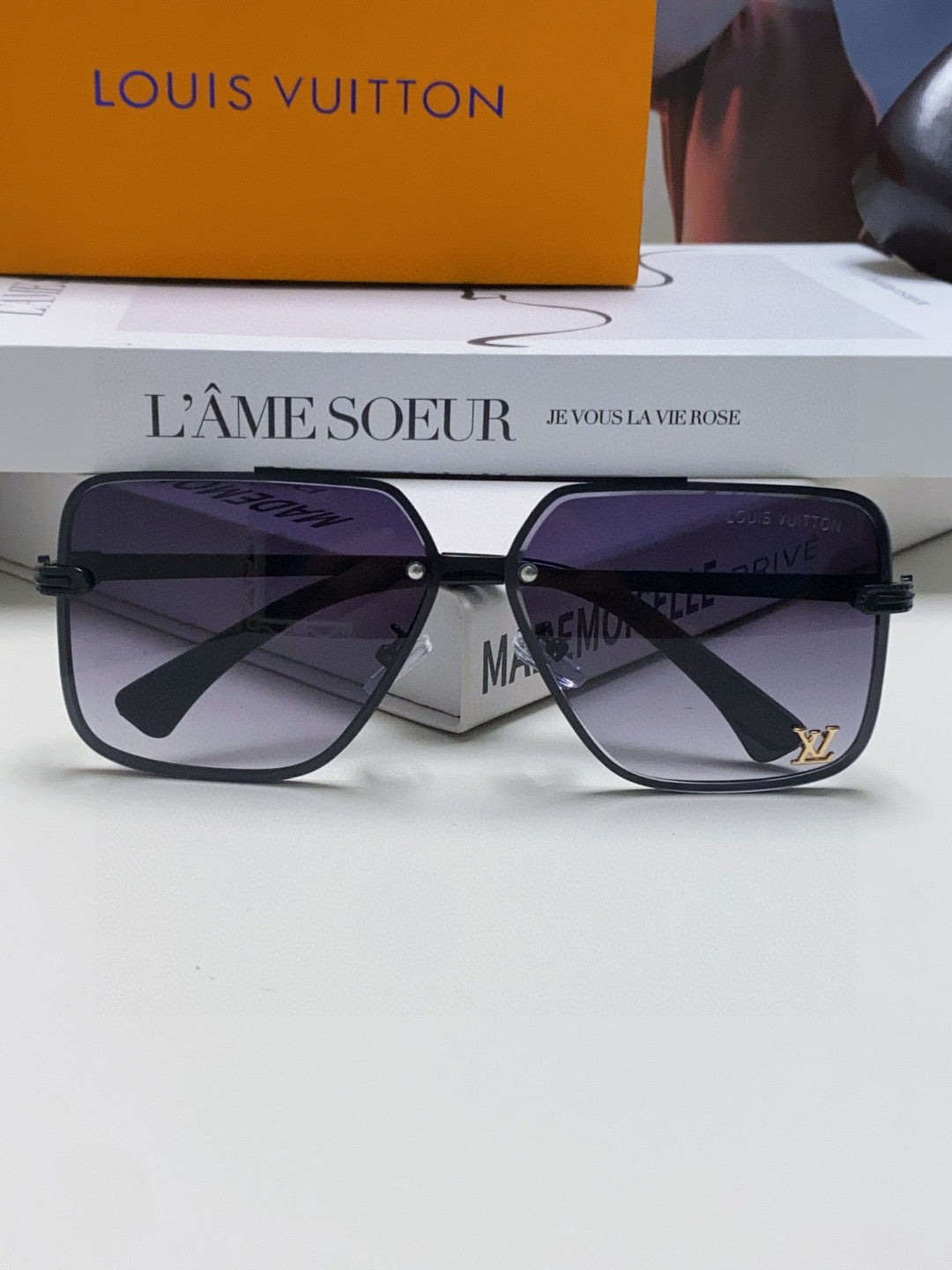 LOUIS VUITTON SQUARE SUNGLASSES 570266 IN BLACK METAL LOGO ON LENS