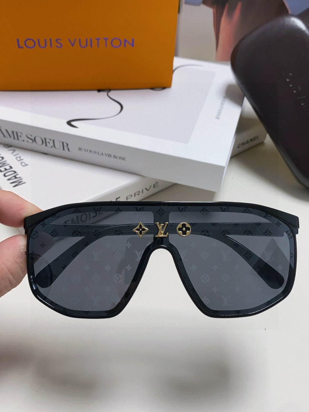 LOUIS VUITTON WAIMEA SUNGLASSES 570268 IN BLACK ACETATE MONOGRAM ON LENS