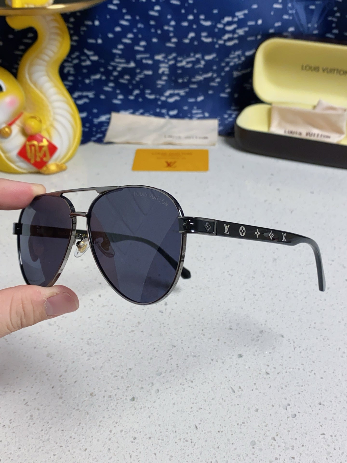 LOUIS VUITTON PILOT SUNGLASSES 571636 IN METAL BLACK LENSES MONOGRAM LOGO