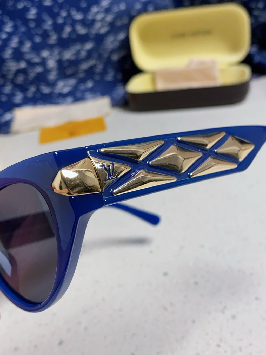 LOUIS VUITTON CAT EYE SUNGLASSES 576883 IN BLUE AND GOLD ACETATE
