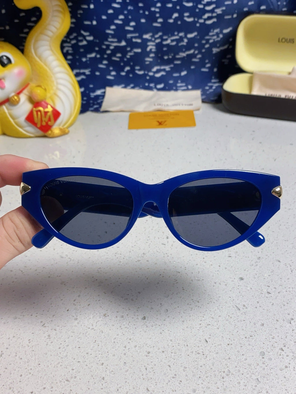 LOUIS VUITTON CAT EYE SUNGLASSES 576883 IN BLUE AND GOLD ACETATE