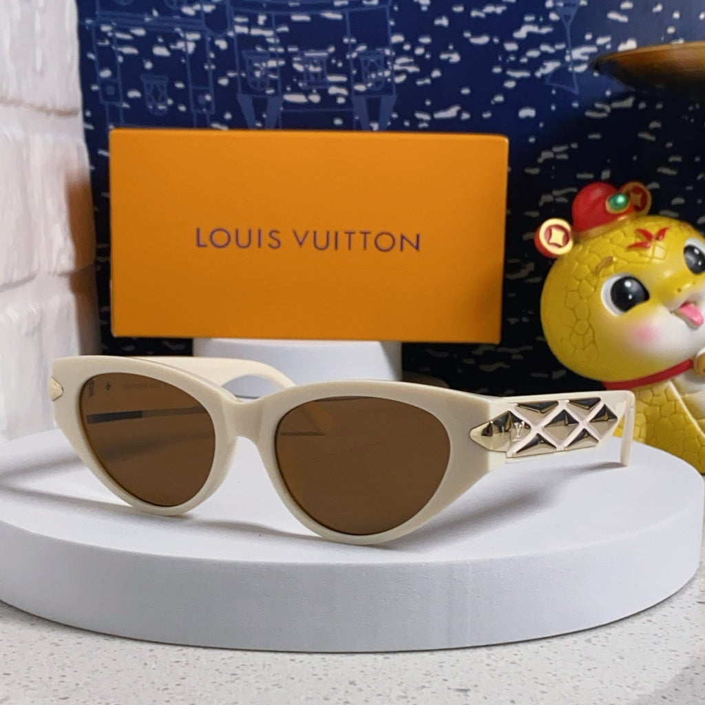 LOUIS VUITTON CAT EYE SUNGLASSES 576884 IN IVORY AND GOLD ACETATE
