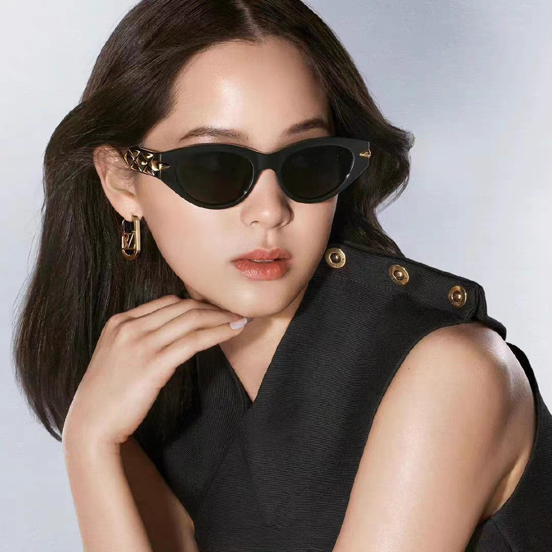 LOUIS VUITTON CAT EYE SUNGLASSES 576886 IN BLACK AND GOLD ACETATE