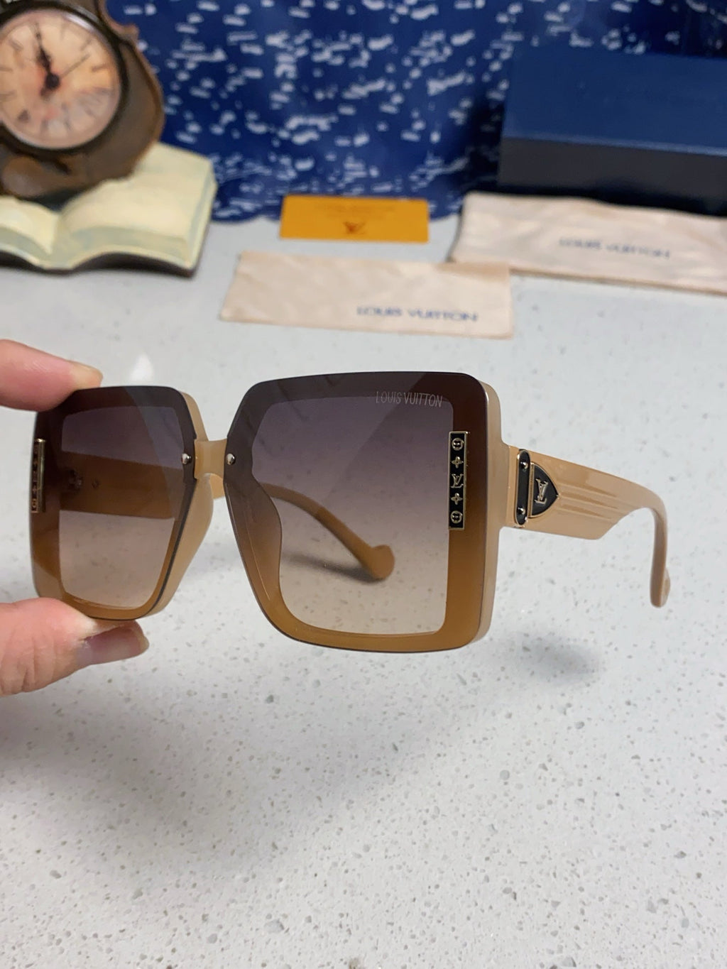 LOUIS VUITTON SQUARE SUNGLASSES 571654 IN DARK BEIGE SMOKE ACETATE