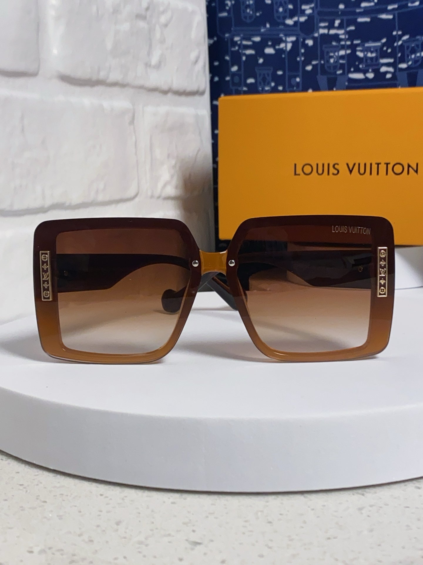 LOUIS VUITTON SQUARE SUNGLASSES 571655 IN BROWN CLEAR ACETATE