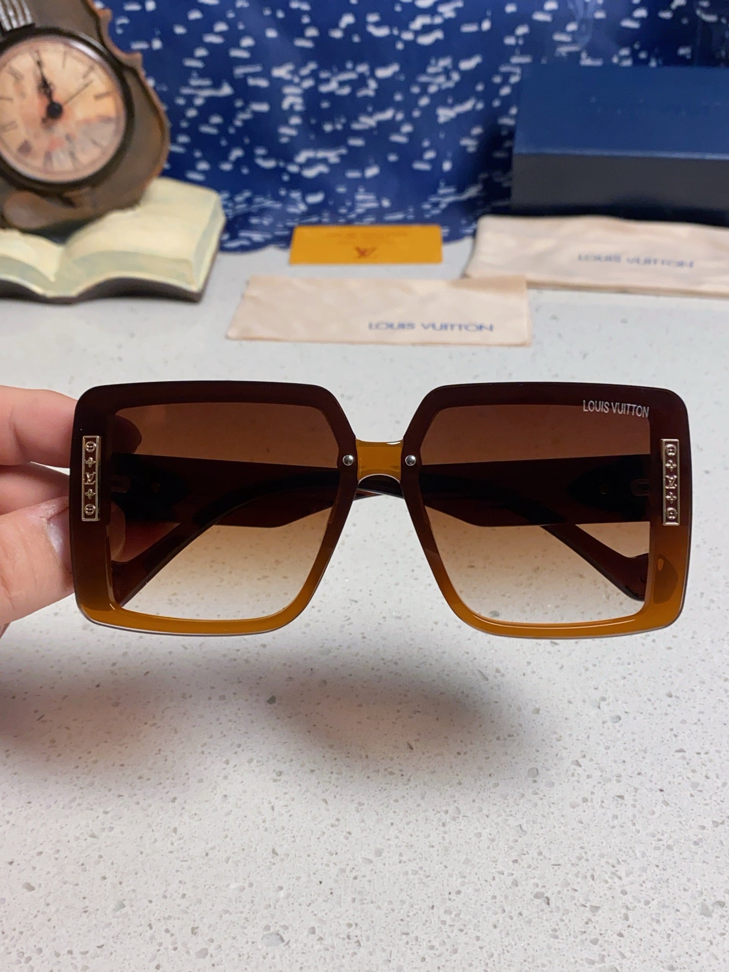 LOUIS VUITTON SQUARE SUNGLASSES 571655 IN BROWN CLEAR ACETATE