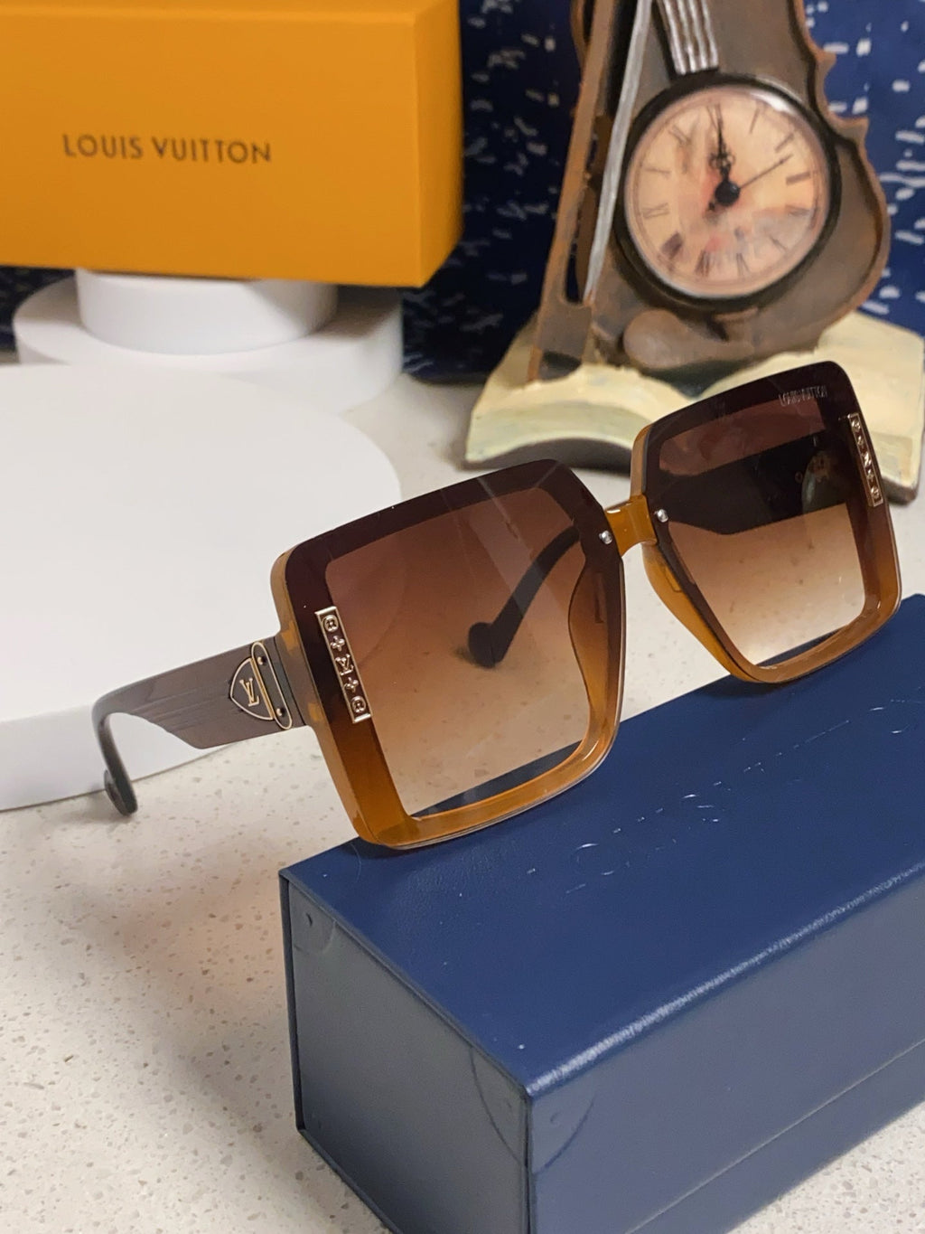 LOUIS VUITTON SQUARE SUNGLASSES 571655 IN BROWN CLEAR ACETATE