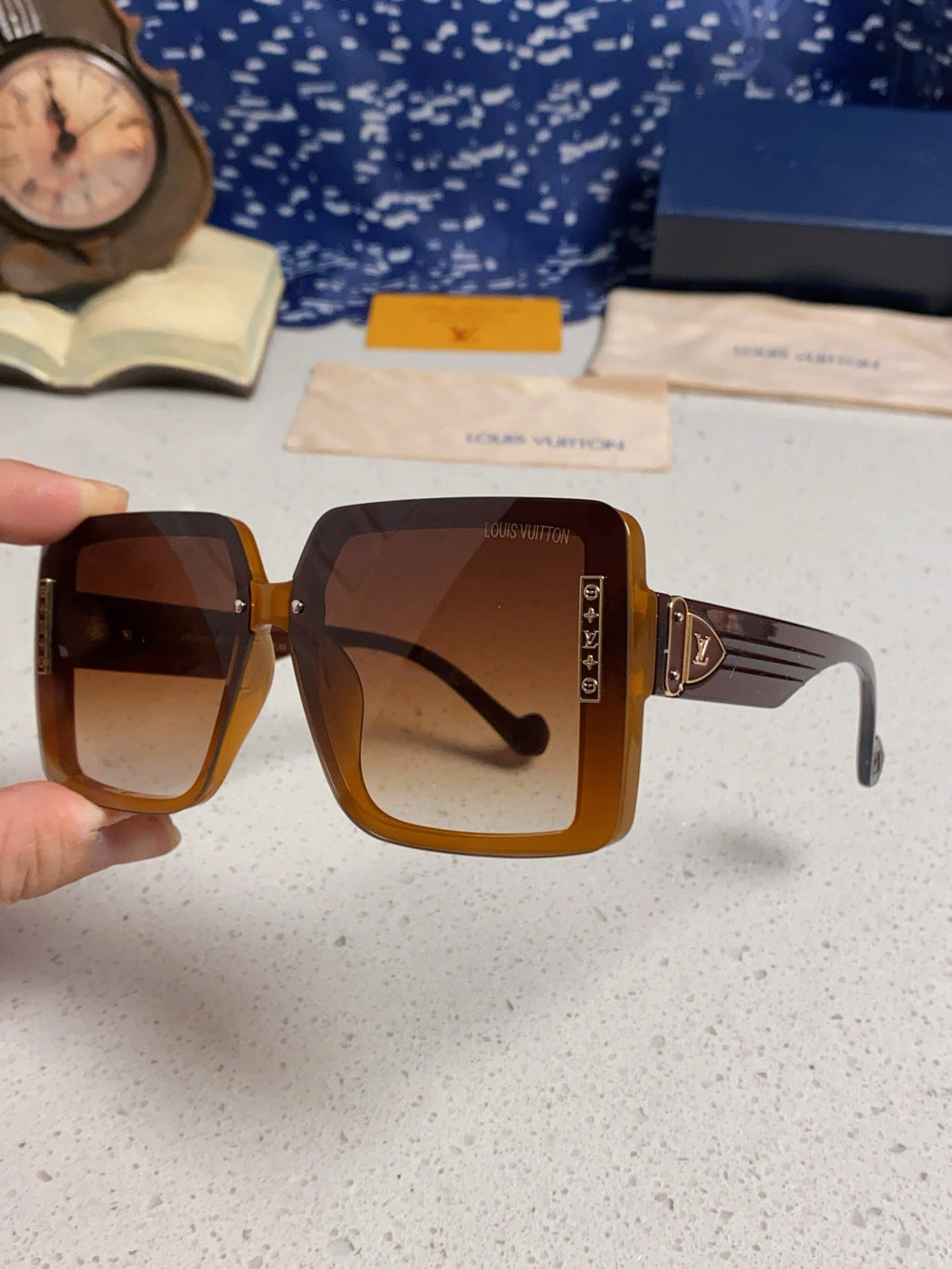 LOUIS VUITTON SQUARE SUNGLASSES 571655 IN BROWN CLEAR ACETATE