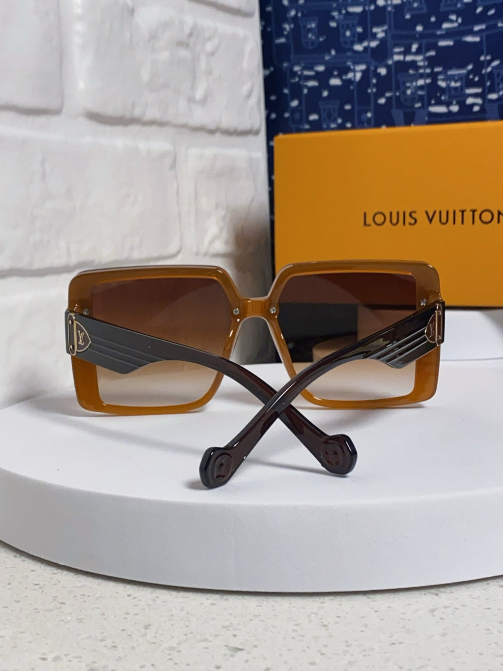 LOUIS VUITTON SQUARE SUNGLASSES 571655 IN BROWN CLEAR ACETATE