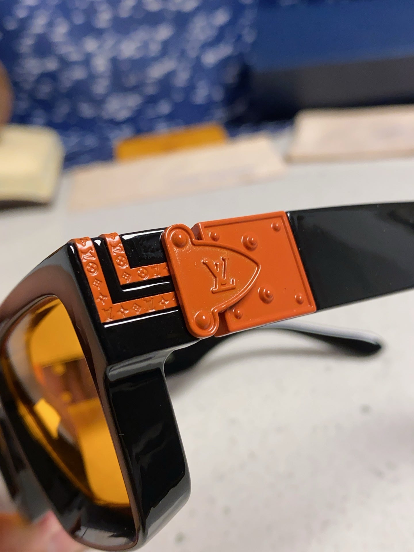 LOUIS VUITTON RECTANGLE SUNGLASSES 575848 IN BLACK ACETATE ORANGE METAL YELLOW LENS