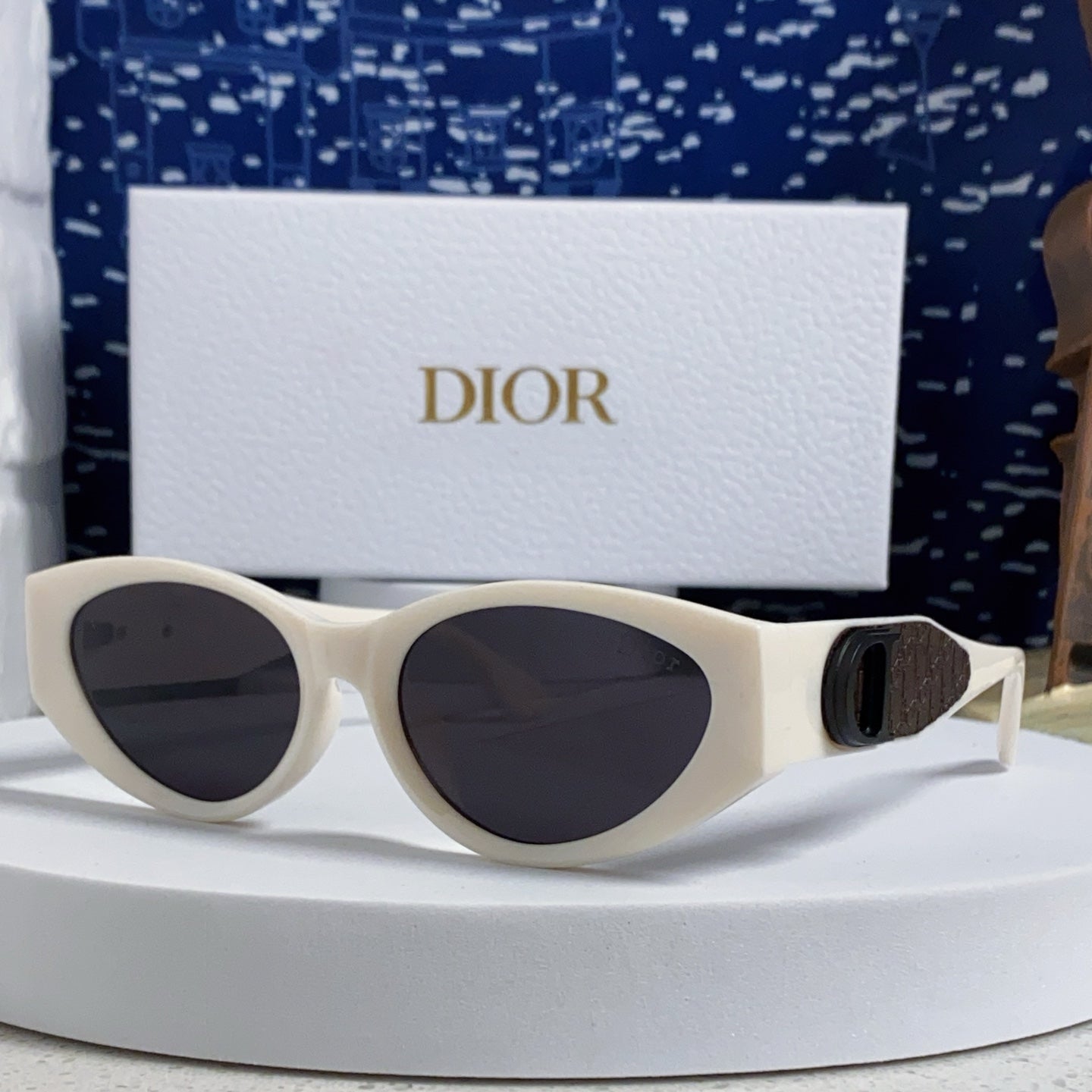 DIOR MONTAIGNE SUNGLASS 578113 IN OFF WHITE ACETATE