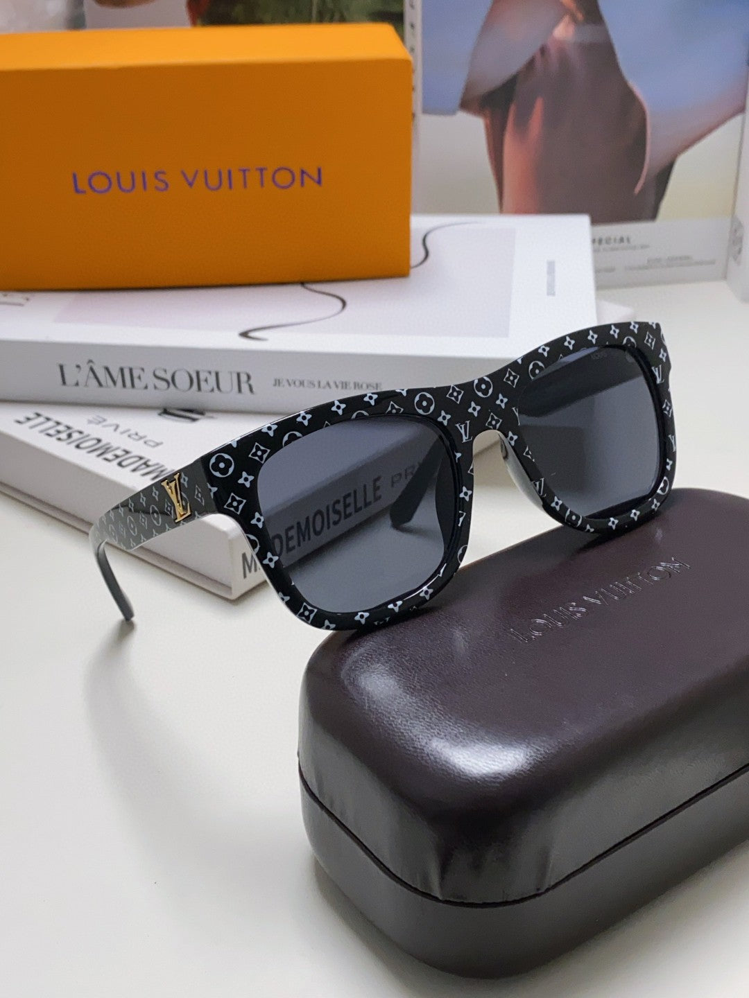 LOUIS VUITTON MONOGRAM SUNGLASS 581386 IN BLACK ACETATE FRAME