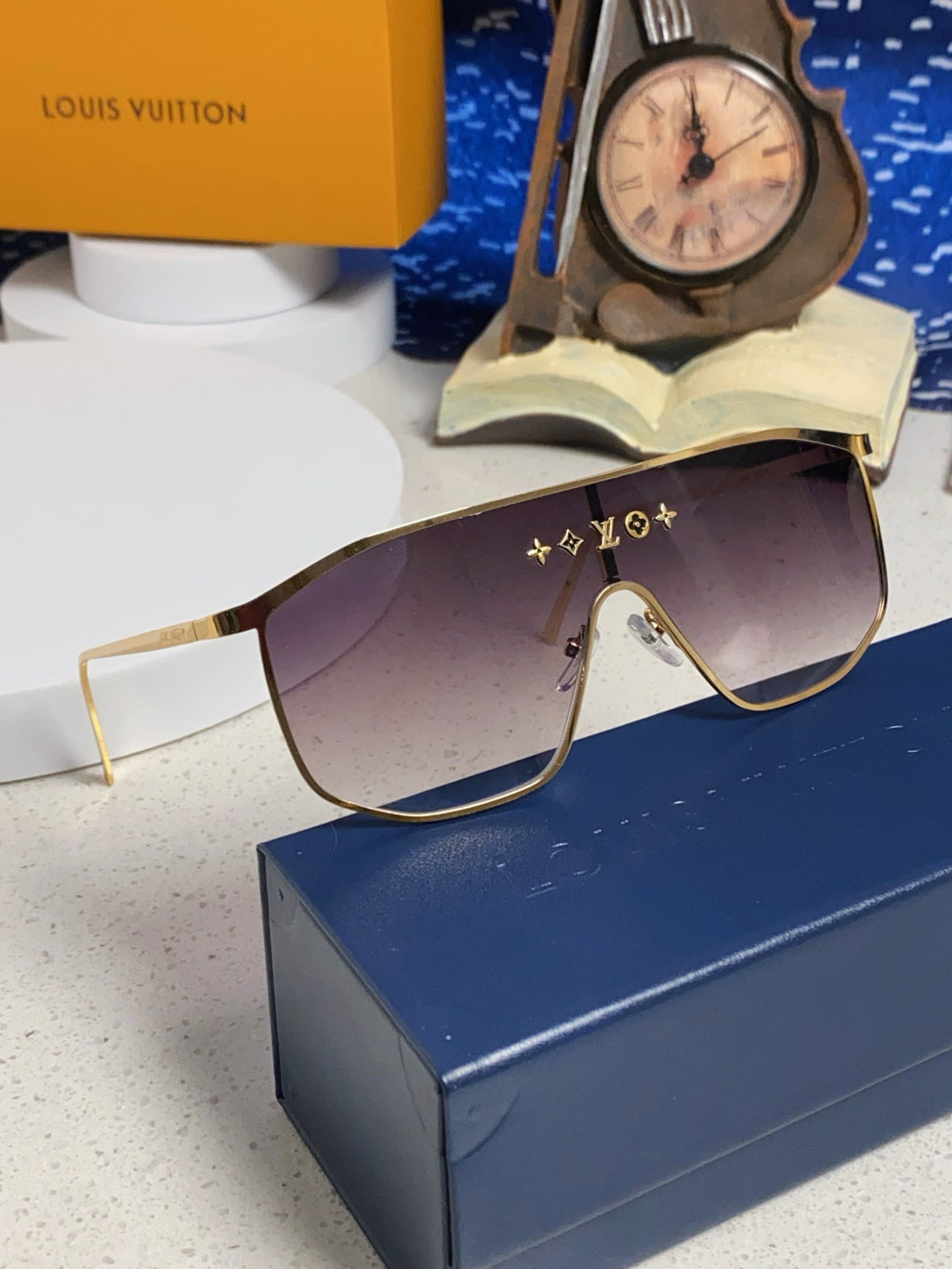 LOUIS VUITTON GOLDEN MASK SUNGLASSES 582734 IN GOLD METAL GREY SMOKE LENSES