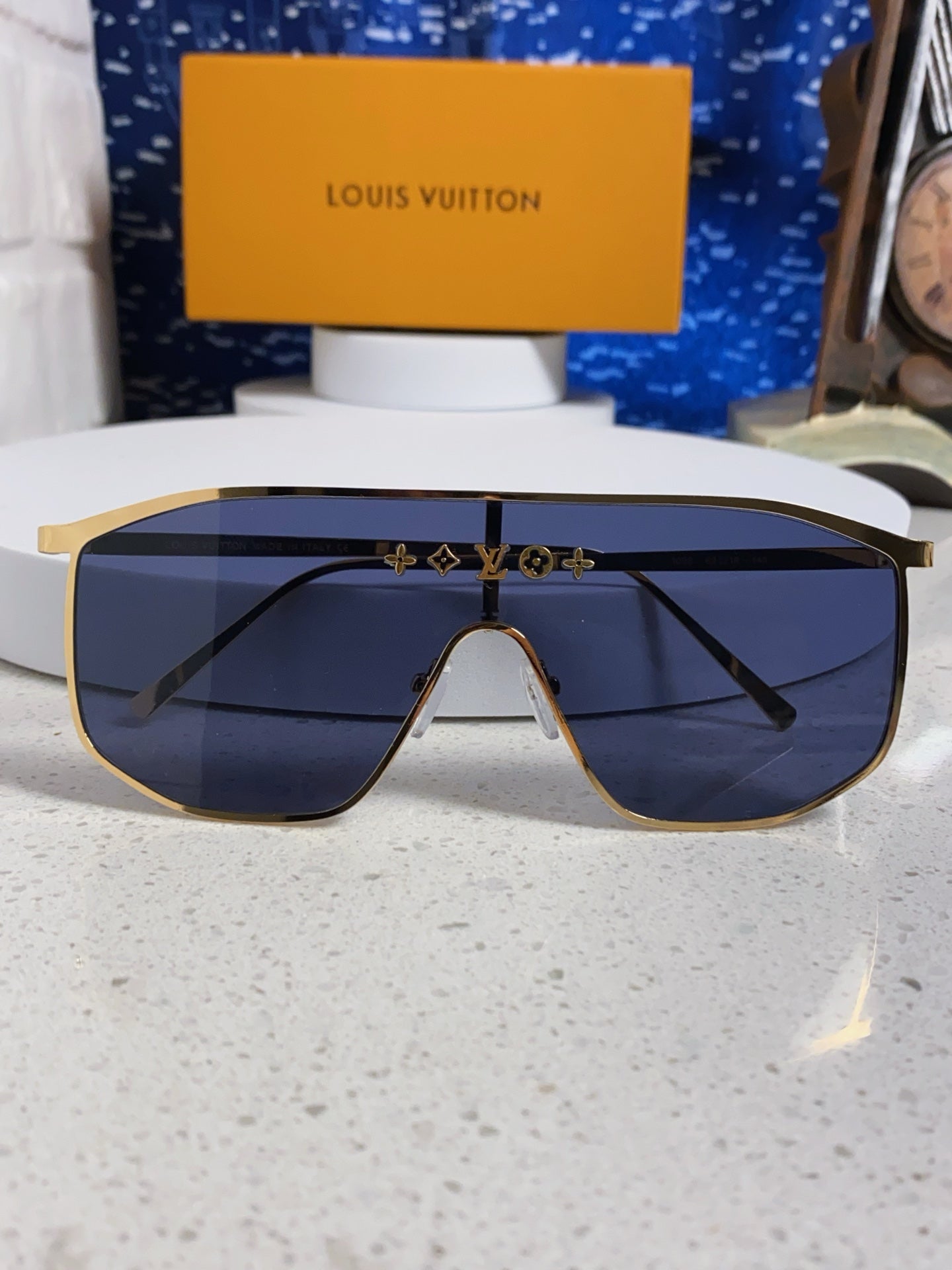 LOUIS VUITTON GOLDEN MASK SUNGLASSES 582735 IN GOLD METAL GREY LENSES