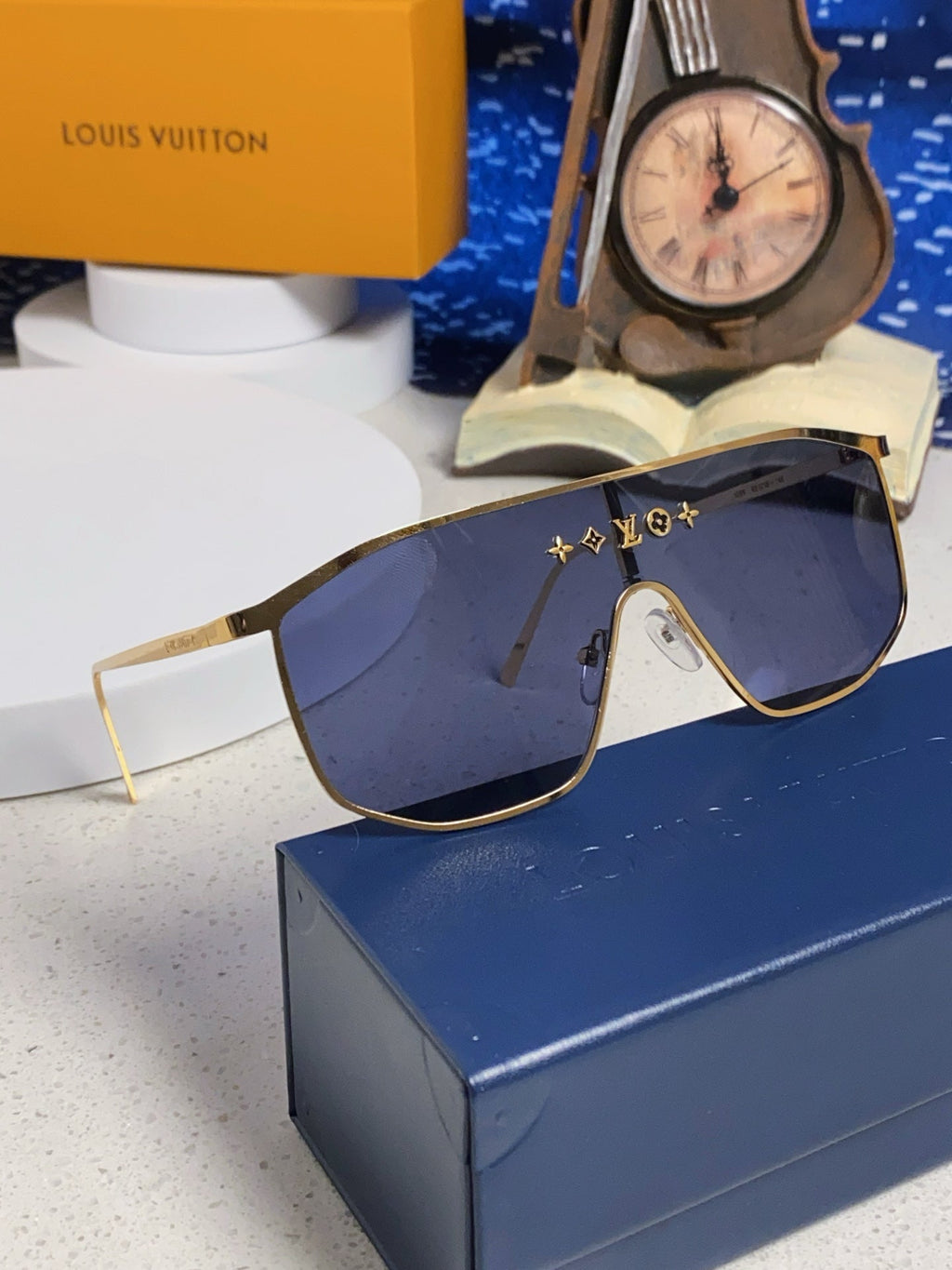 LOUIS VUITTON GOLDEN MASK SUNGLASSES 582735 IN GOLD METAL GREY LENSES